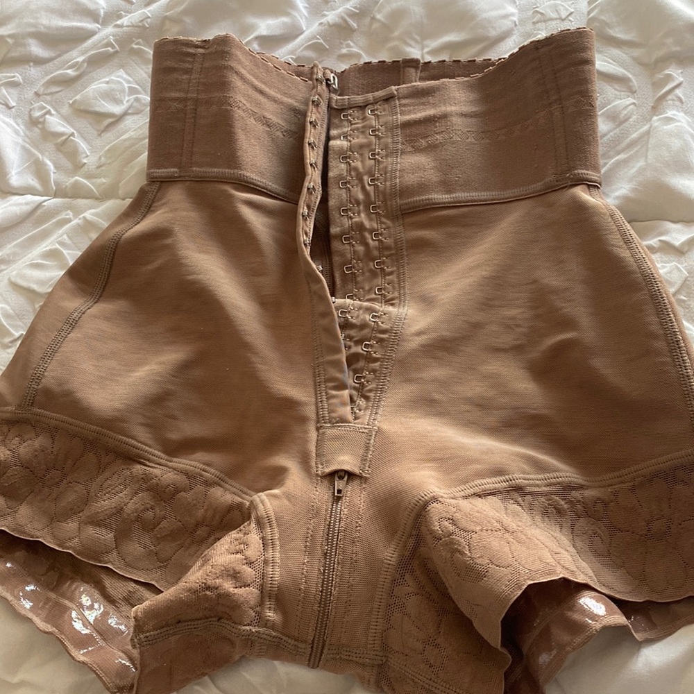 Butt lift/shape shorts- amazing